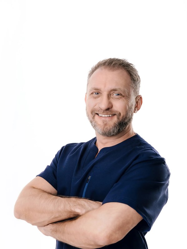 Феоктистов Дмитрий Валерьевич — главный врач, врач-стоматолог клиники ДантистЪ